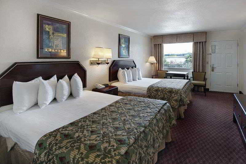Best Western Garden Inn Сан-Антонио Экстерьер фото